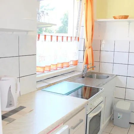Apartment Ferienwohnung Hannelore - Preiswertes Miniappartement In Zentraler Lage - #29817