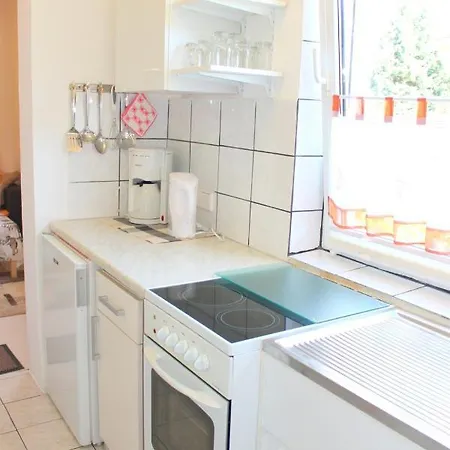 Apartment Ferienwohnung Hannelore - Preiswertes Miniappartement In Zentraler Lage - #29817 *