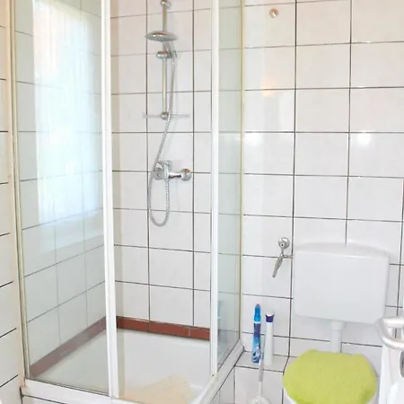 Apartment Ferienwohnung Hannelore - Preiswertes Miniappartement In Zentraler Lage - #29817